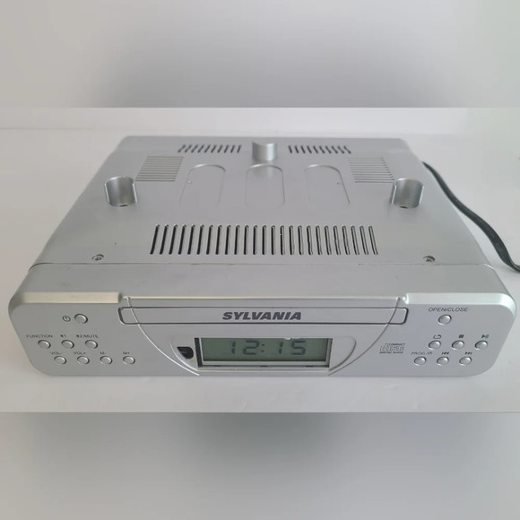 Vintage Sylvania SKCR2613C Under Cabinet Clock Stereo Radio Tuner No Remote - Picture 5 of 6